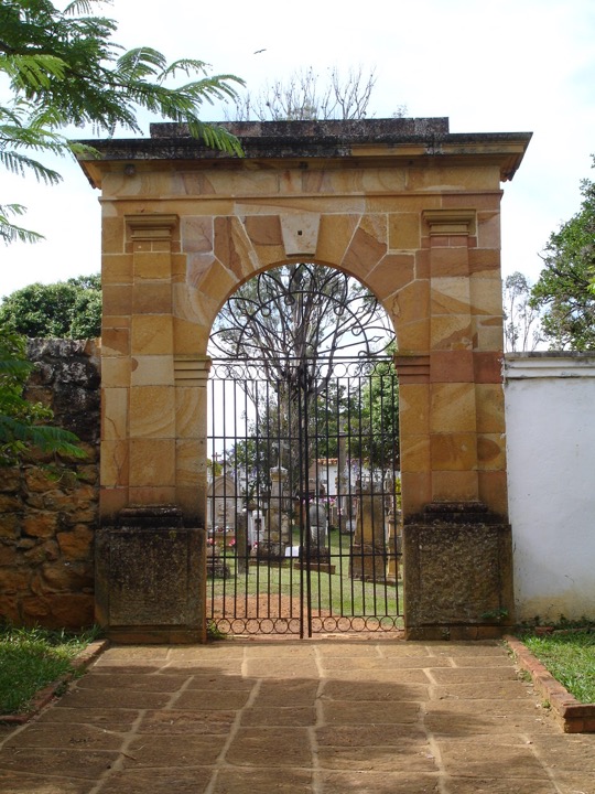 La grille du cimetière