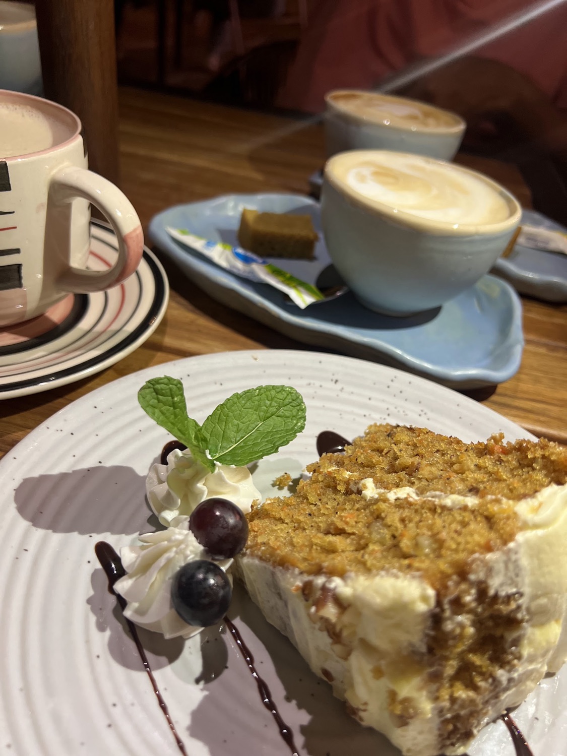 Torta y café capuchino