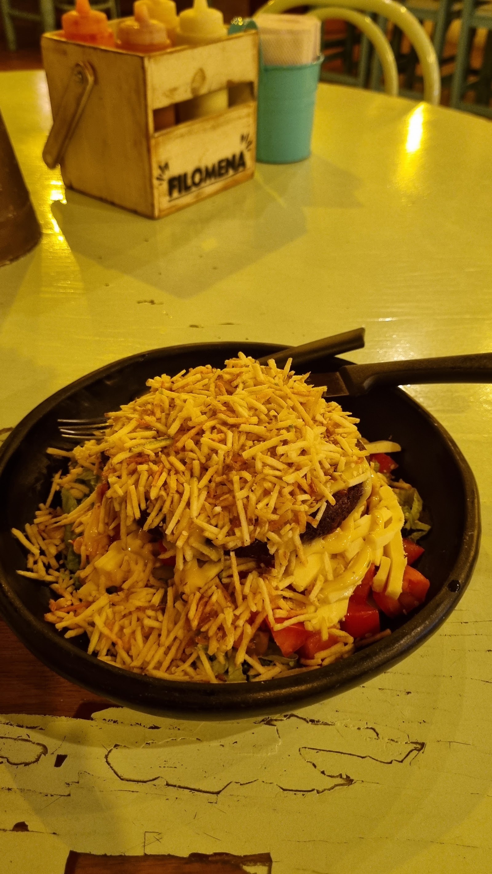 Plato gratinado con papas en hilo