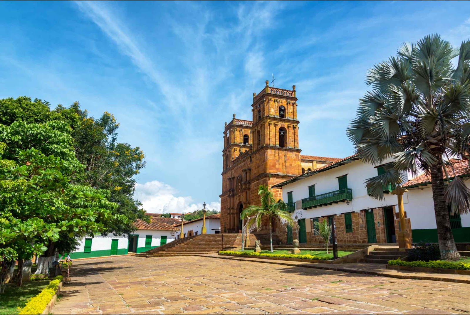 La catedral de Barichara desde el parque